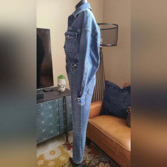 Good American - Picture 3 of 5